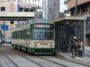 全扉乗降方式実験車両