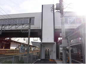 南北自由通路エレベータ新設