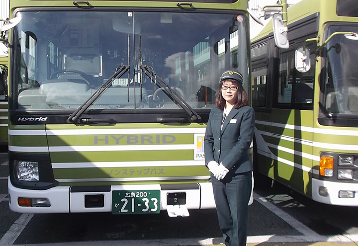 社員紹介 路線バス運転士 広島電鉄採用情報