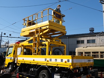架線作業車2025